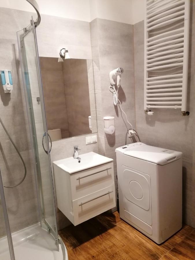 Hostel Tulip - Pokoj 5 Ze Wspolna Lazienka I Kuchnia Szczecin Exterior photo