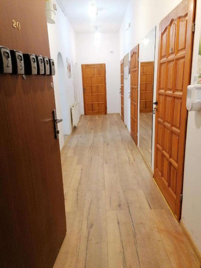 Hostel Tulip - Pokoj 5 Ze Wspolna Lazienka I Kuchnia Szczecin Exterior photo
